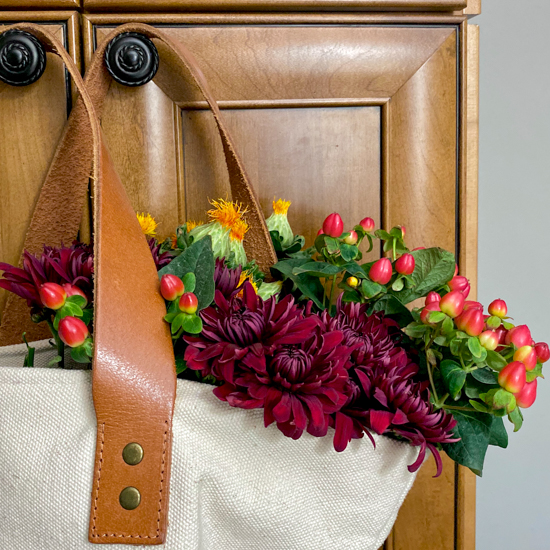 Market tote with flowers