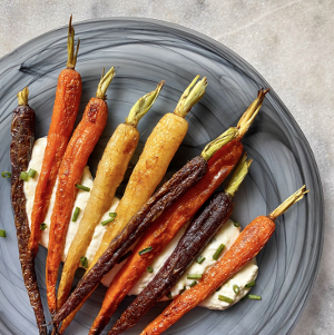 Roasted carrots with green garlic dip