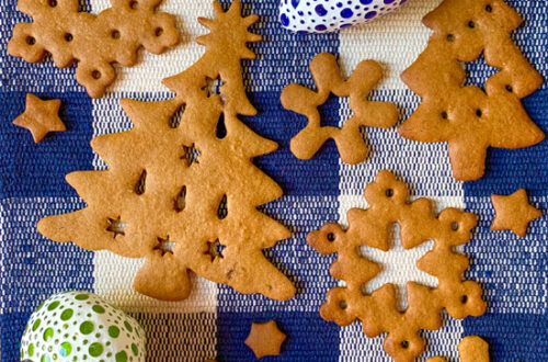 Gingerbread tree and snowflake cookies